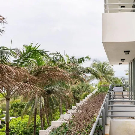 Beachfront Bentley Hotel One Bedroom Suite With Balcony And Beach Access-2