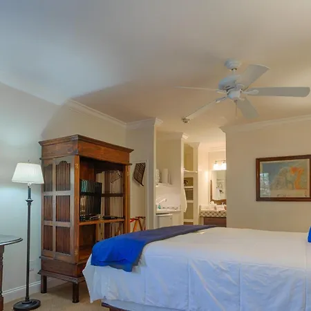 The Caribbean Court Boutique Hotel-3