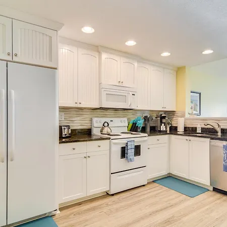 Waterfront Condo W/ Water Park, Walk To The Beach!-2