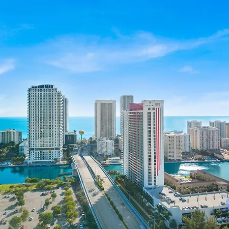Spectacular Apartment & Amazing Pool, Near Beach-3