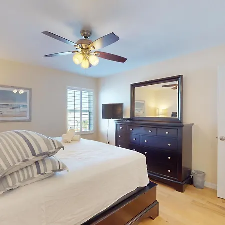 Sandy Pointe-2