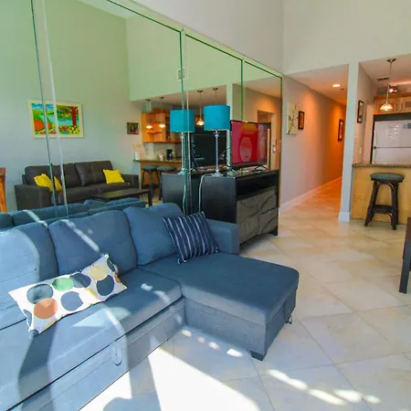 Castle B17 Contemporary Condo With Pool, Beach Access And Free Parking-3