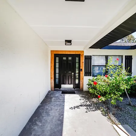 New 6Min To 3 Sister Springs, Spacious, Fun With Game Room-2