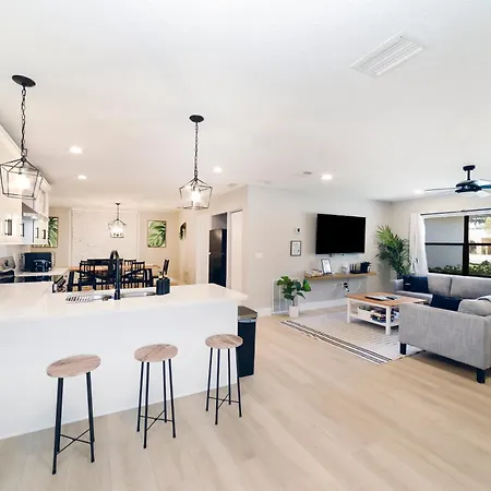 New 6Min To 3 Sister Springs, Spacious, Fun With Game Room-3