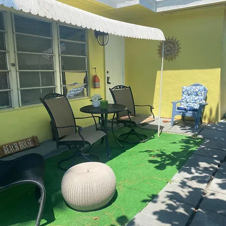 Cozy Retreat: 3-Bedroom House & Cottage with Outdoor Oasis-3