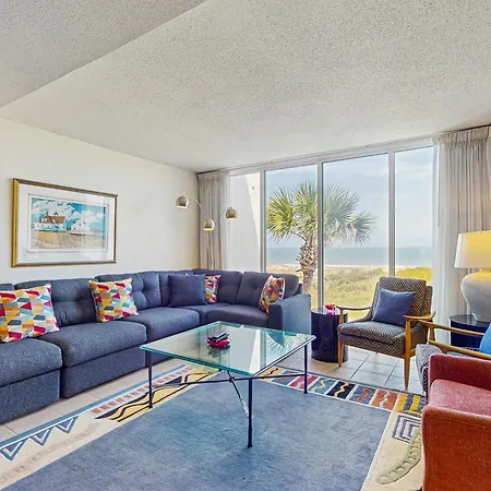 Renovated Condo With Easy Beach Access, Balcony, Pool & Spectacular Ocean Views-3