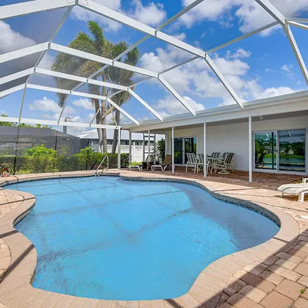Pool, Lake And Sunset Views Home In Sarasota-3