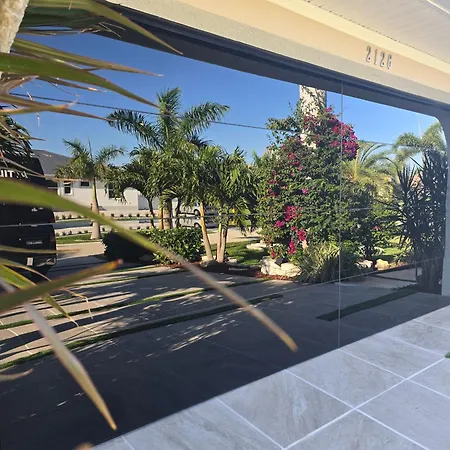 2 Private Cabanas With A Private Pool And Outdoor Kitchen-2