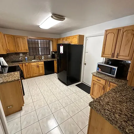 82-10Sw 135Av-2