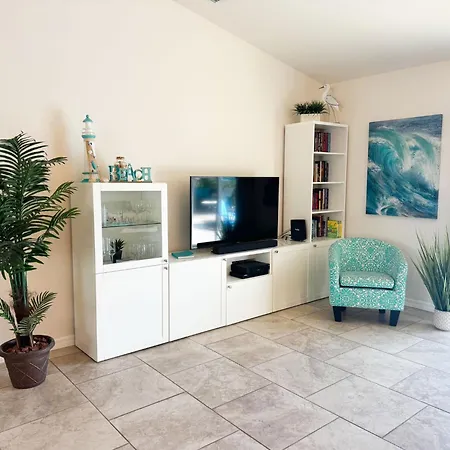 Villa Happy Gator - Relaxing Pool Retreat With Minutes To Beaches-2