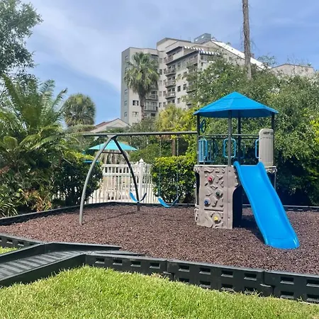 Lovely 1 Bedroom Condo With Pool-3