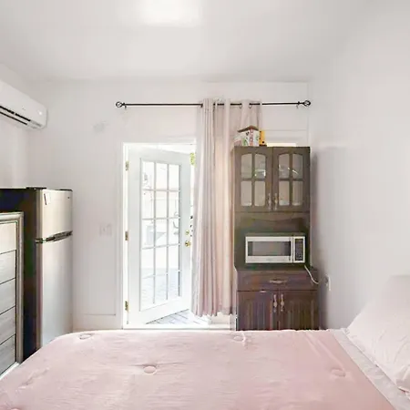 Small Studio Apartment-3