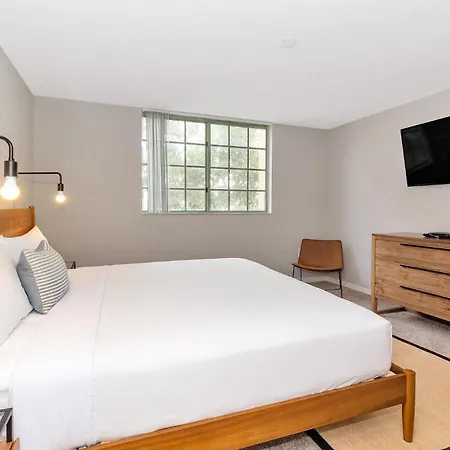Dharma Home Suites Coral Gables At Gables Grand Plaza-3