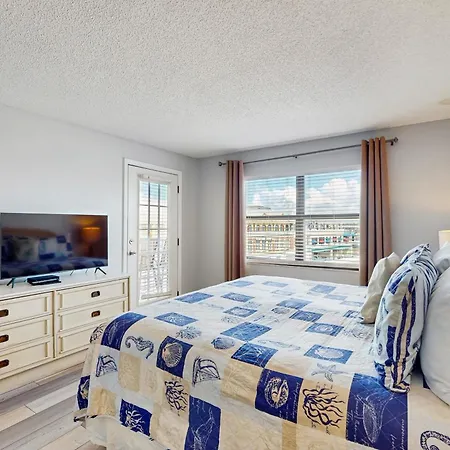 Beach Place 1-404-3