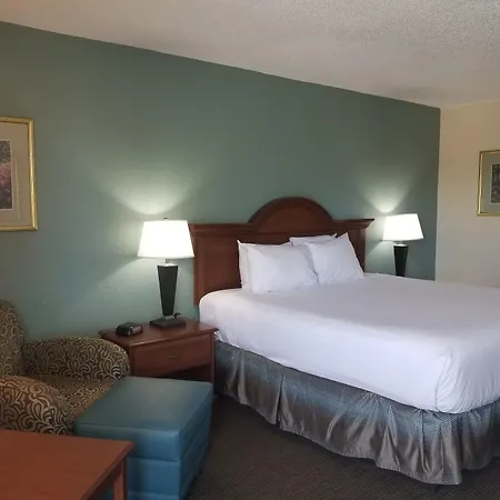 Baymont By Wyndham Sarasota-3