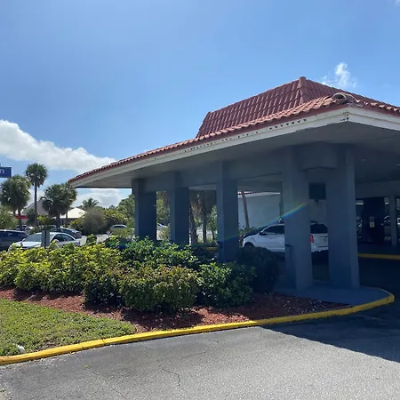 Days Inn By Wyndham Stuart-3