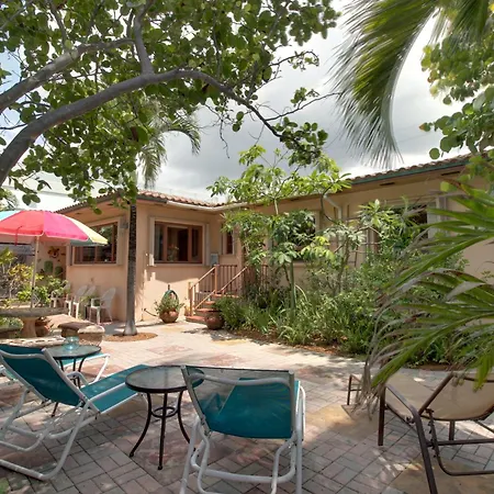 Bella Vista Garden Studio-2