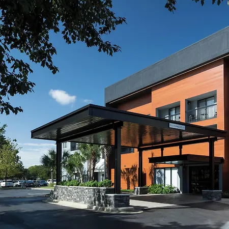 Courtyard By Marriott Pensacola-2