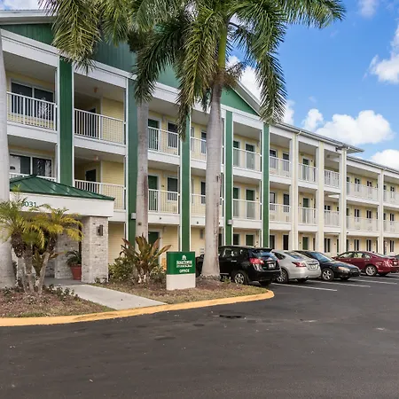Hometowne Studios By Red Roof Fort Lauderdale-2