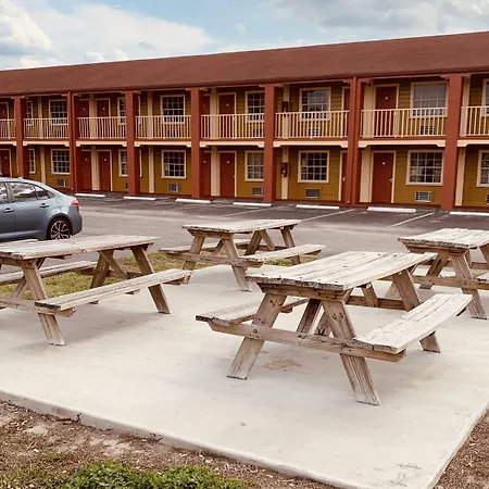 Econo Lodge Inn & Suites Maingate Central-2
