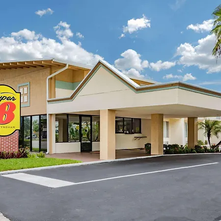 Super 8 By Wyndham Melbourne-3