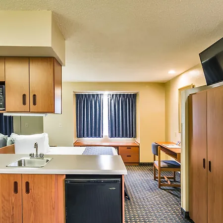 Microtel Inn & Suites Leesburg-3
