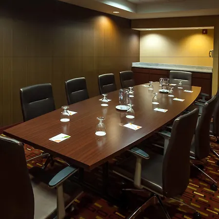 Courtyard By Marriott Lakeland-3