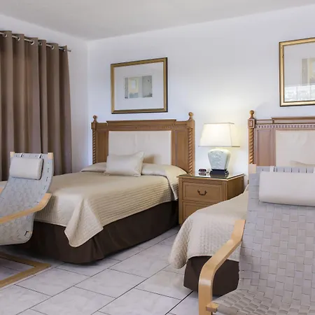 Carriage House Resort-2