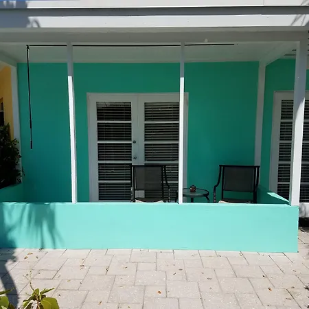 Alexander Palms Court - No Hidden Resort Fees!-3
