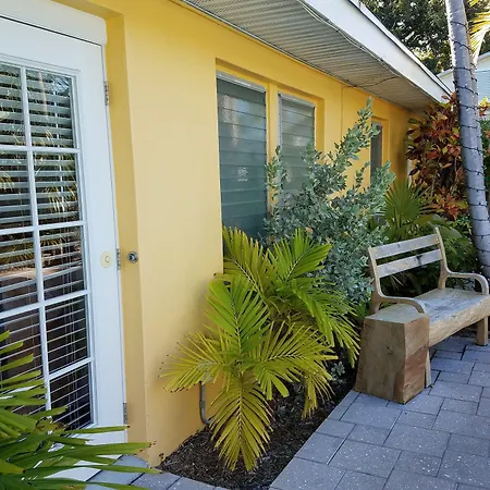 Alexander Palms Court - No Hidden Resort Fees!-2