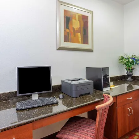 La Quinta Inn & Suites By Wyndham St. Augustine-3