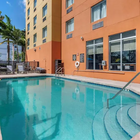 Comfort Suites Fort Lauderdale Airport South & Cruise Port-3