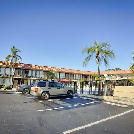 Tarpon Shores Inn-3