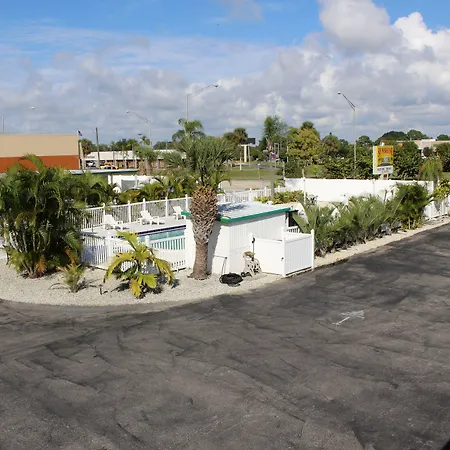Sunshine Inn & Suites Venice, Florida-3