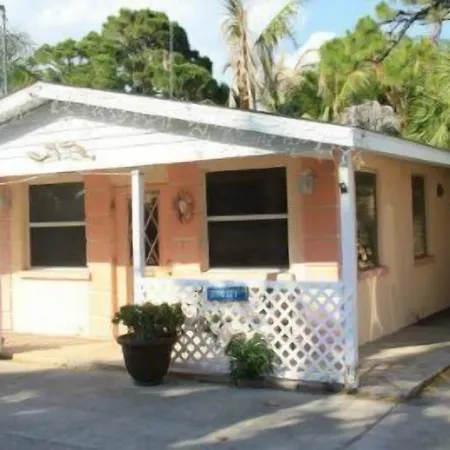 Grove City Motel-2