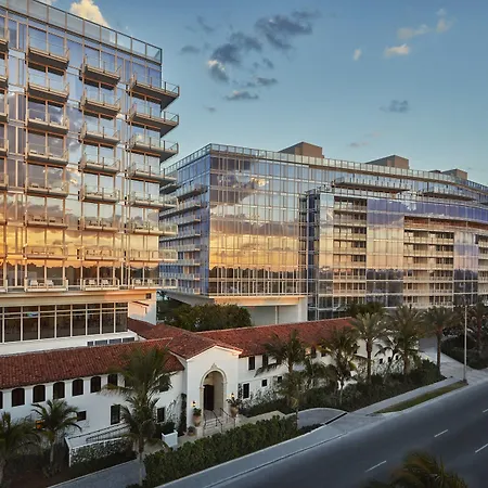 Four Seasons Hotel At The Surf Club-3