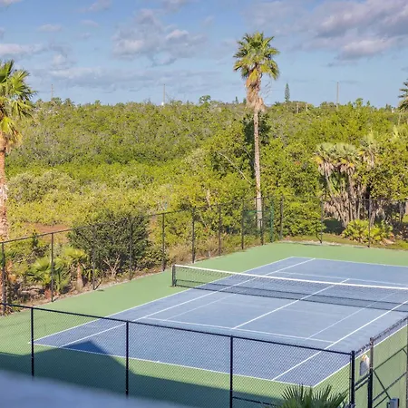 Tortuga Suite At Sunrise Suites Resort - Heated Pool, Hot Tub & Free Parking-2