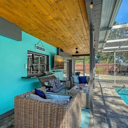 Heated Pool Home - Close To Beaches, Restaurants & More!-2