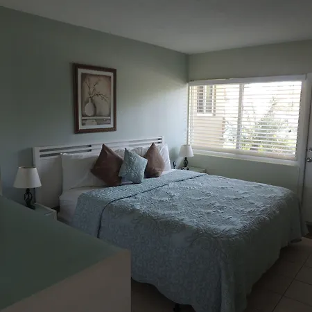 Aqua Mar Condos-3