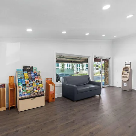 Travelodge By Wyndham Kissimmee Orlando-3
