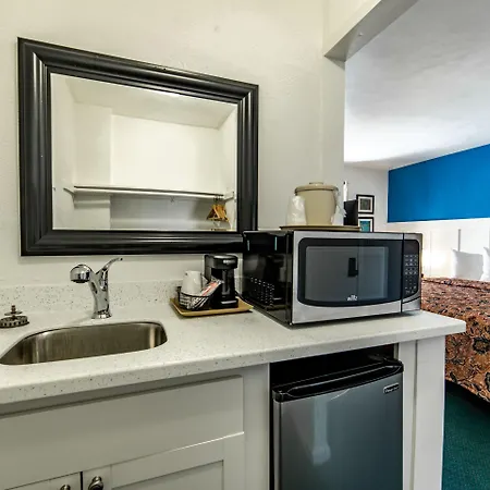 Captain'S Table Hotel By Everglades Adventures-3