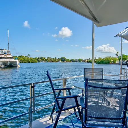 Yacht Haven-2