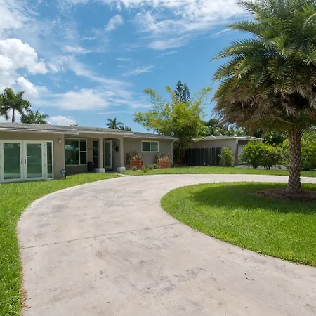 Private Pool 3Br All New Modern Furniture-3