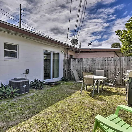 Sunny Cocoa Beach Home Walk To Sea And Attractions!-3