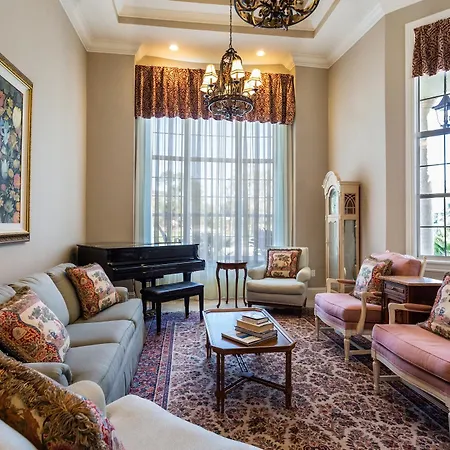Knickerbocker Suite 10-2