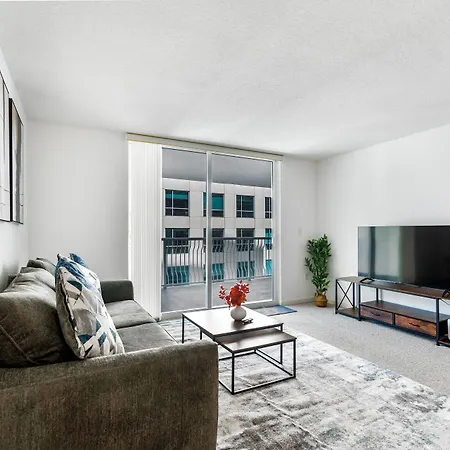 The Club At Brickell Bay Luxury Suites-3
