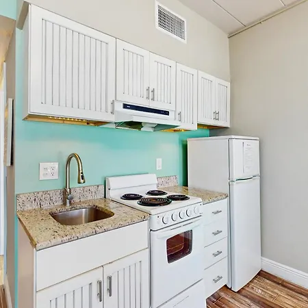 Bungalow Beach Place 8-2