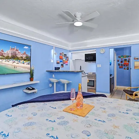 Pass-A-Grille Beach Retreat Unit 8-3