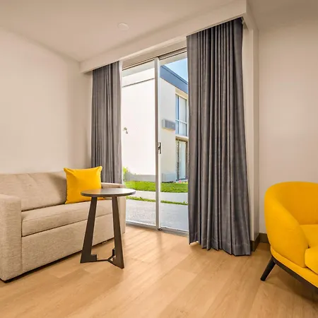 B&B Hotel Orlando International Drive Near Universal - Newly Renovated!-2
