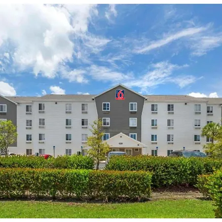 Studio 6 Extended Stay Fort Myers Fl-3
